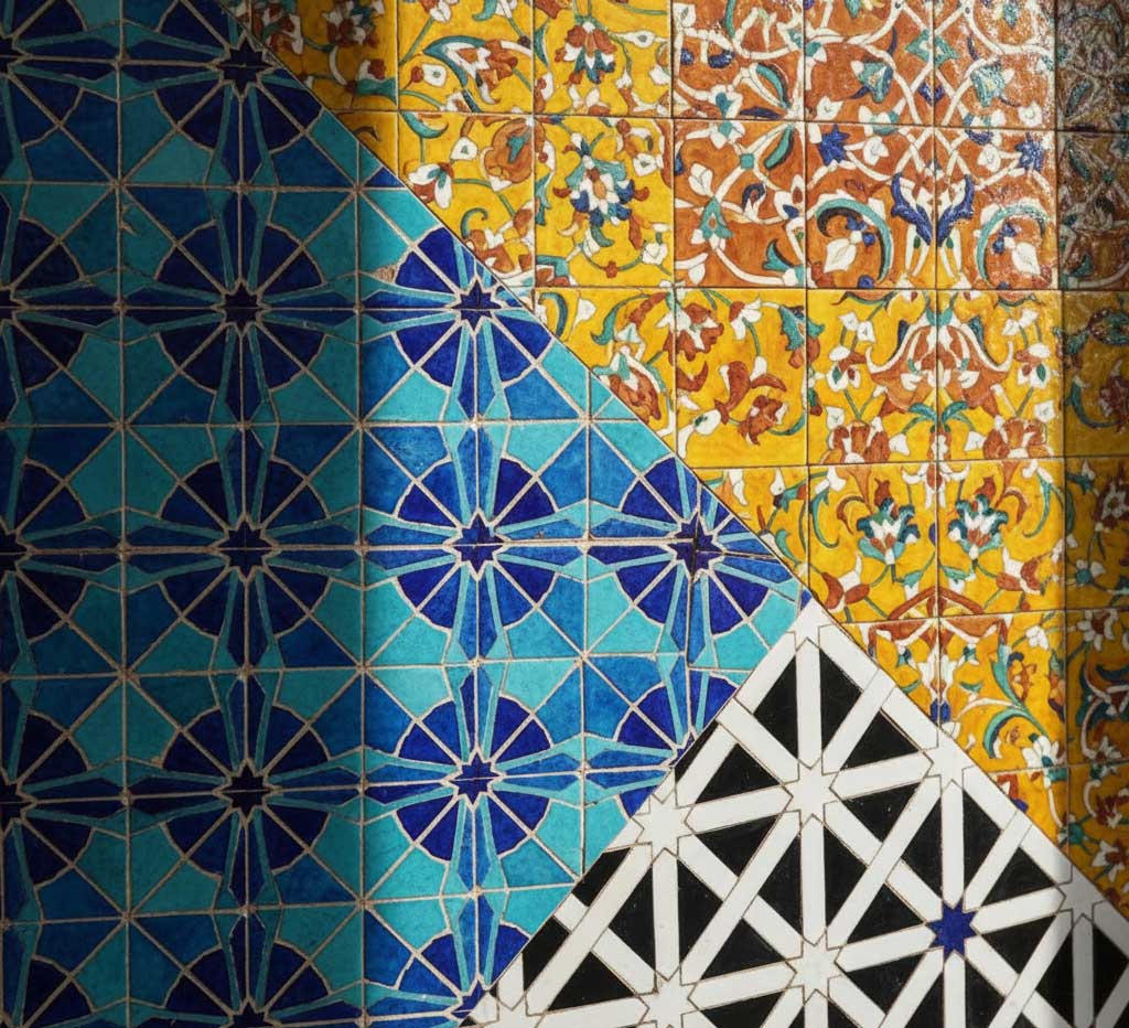 تناسب طرح و رنگ کاشی با نوع فضا: تحلیل کاربری